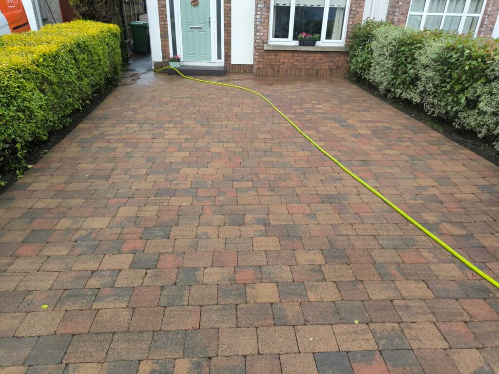driveway cobblelock cleaned